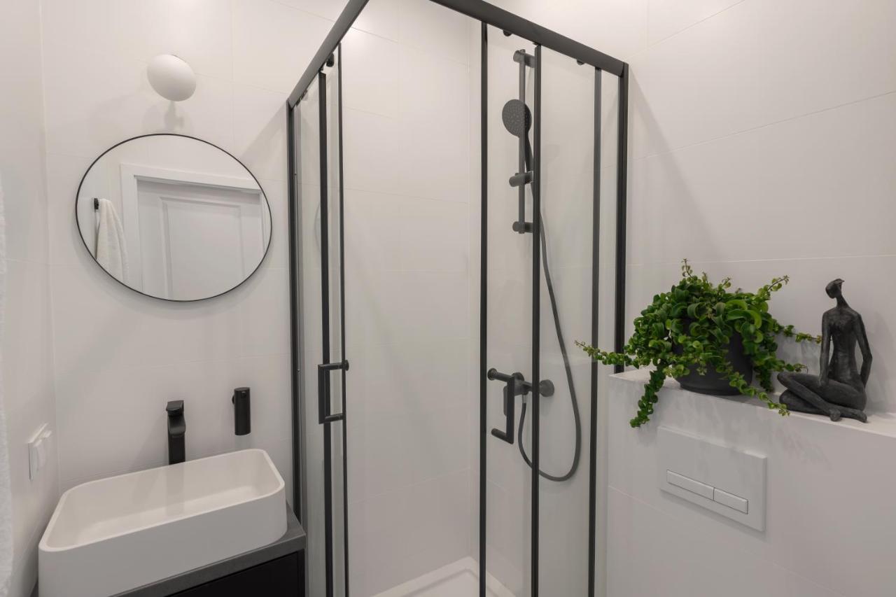 Harbor Apartments - Mariacka คาโตวีตเซ ภายนอก รูปภาพ